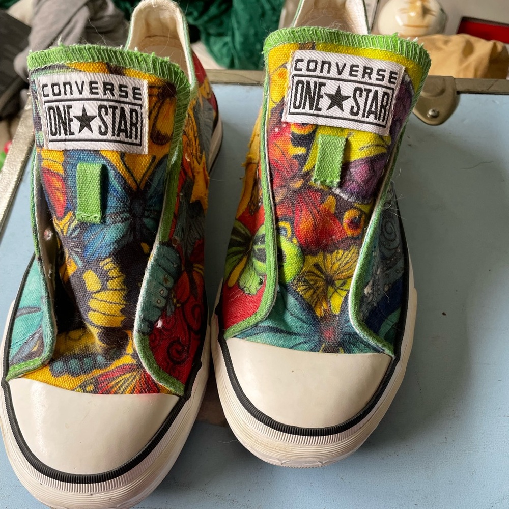 Custom hand painted converse